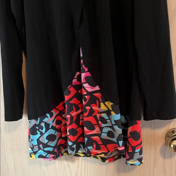 Colorful Patterned Women's Long Shirt - Picture 2 of 8